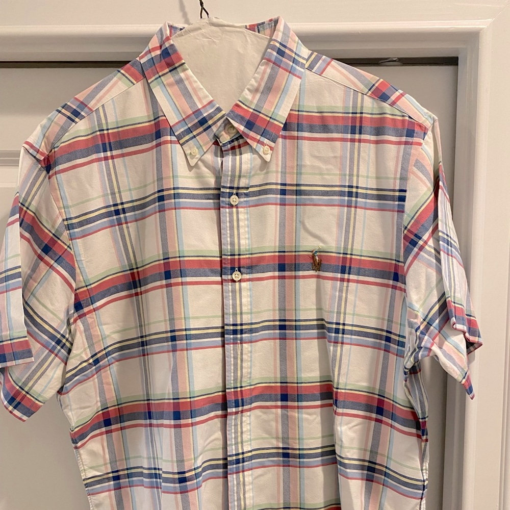 Men Polo Short Sleeve Button Down Shirt (like new)
